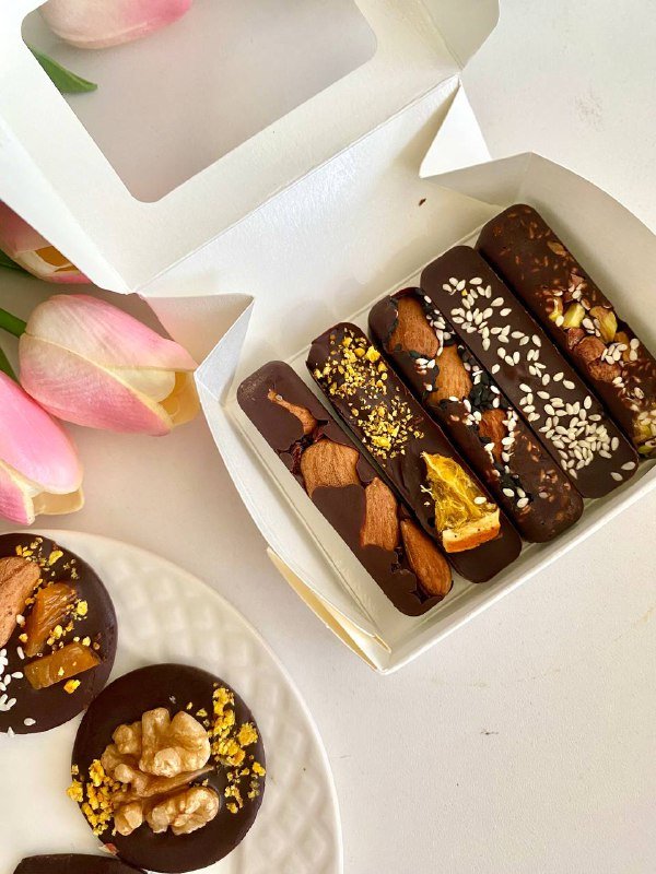 Батончики из бельгийского шоколада с орехами и ягодами 5