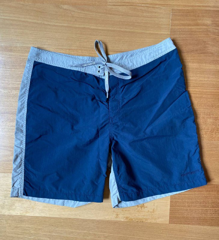 Майка Nike, плавки Carhartt, шорты Nike ACG, шорты Nike 4