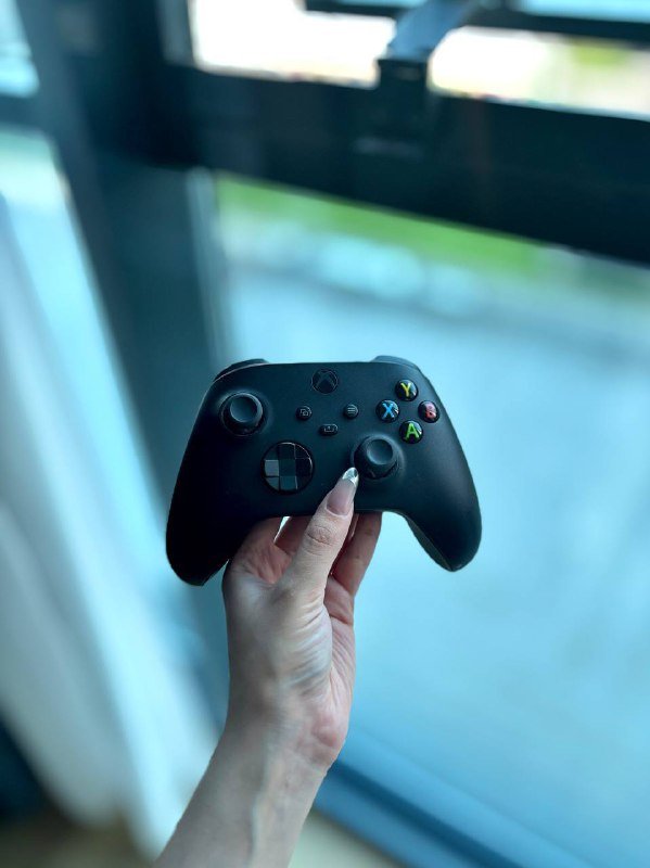 iPhone 14 Pro 1TB, Xiaomi электросамокат, Xbox контроллер 8