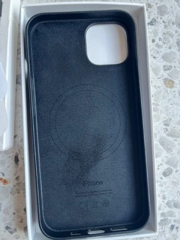 Кожаные чехлы для iPhone 13 1