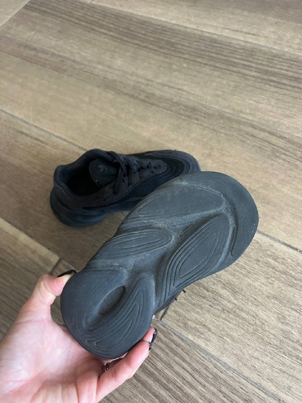 Детские черные кроссовки Adidas размер 28 3