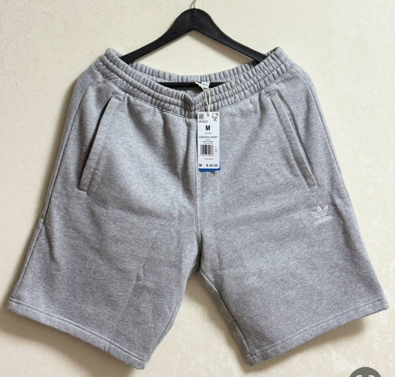 Мужские шорты adidas размер М