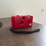Плёночный фотоаппарат Kodak M35, электрическая зубная щётка Oral-B Braun PRO Timer 1