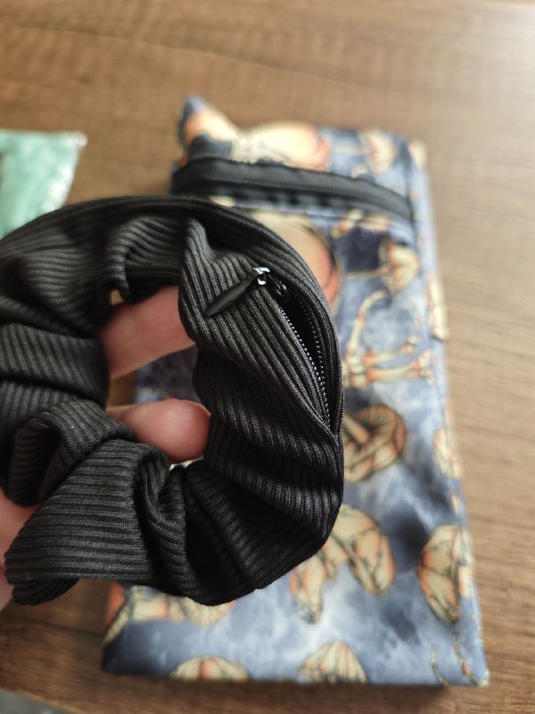 Спортивный браслет кошелек на молнии на запястье 4