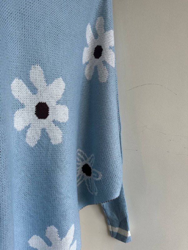 Пончо-свитер с длинными рукавами и высоким воротом 7