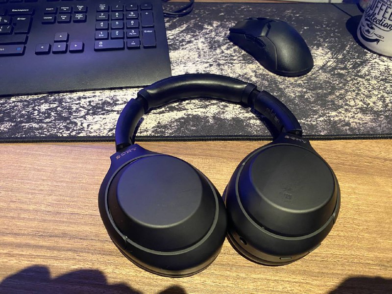 Sony WH-1000M4 Black Headphones