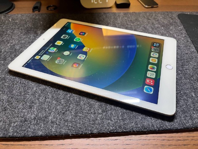 iPad 5th generation 32GB WiFi