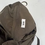 Рюкзак Napapijri, сумка Uniqlo, кофта и свитер Uniqlo 4