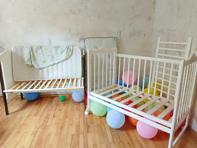 Детские кроватки, матрас, стульчик-подставка 2