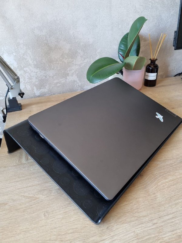 Подставка под ноутбук IKEA BRADA 2