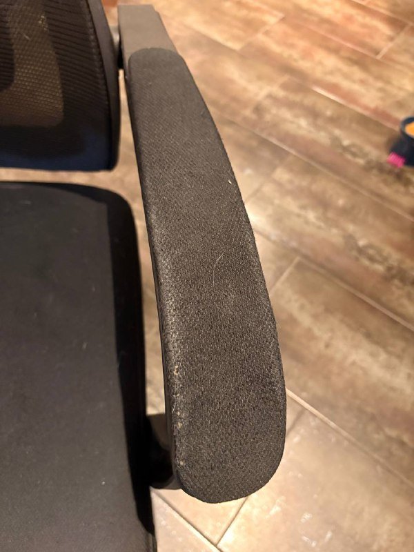 Офисное кресло 3