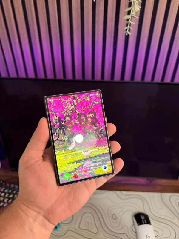 Samsung Galaxy Z Fold 8 1