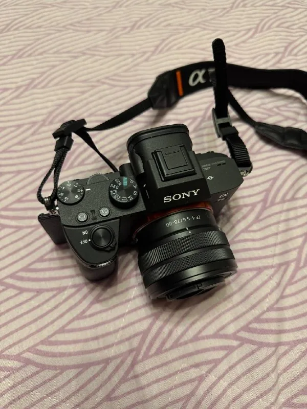 Sony A7 III, объектив Sony FE 28–60mm 1