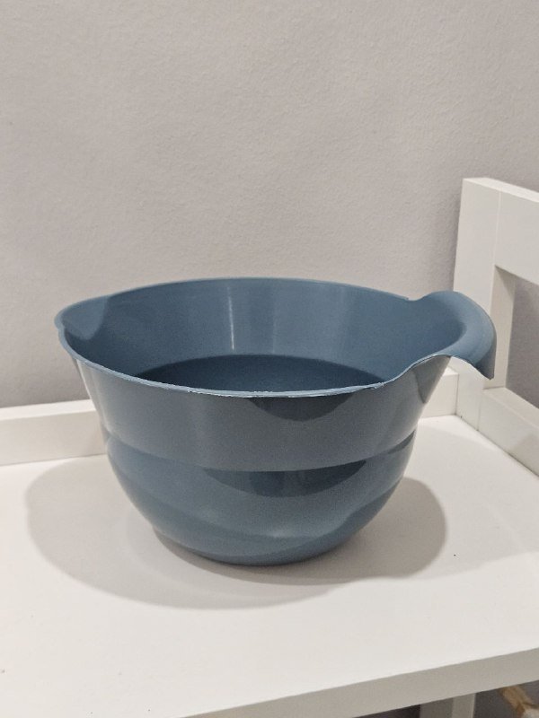 Пластиковая миска для смешивания продуктов