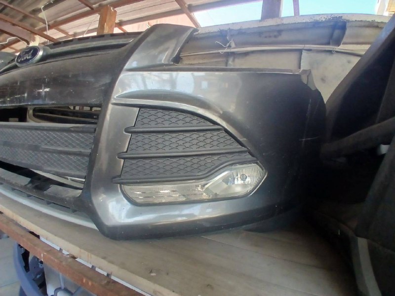 Передний бампер Ford Escape 2013-2016 в сборе 2