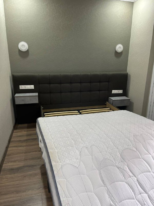 Кровать большая