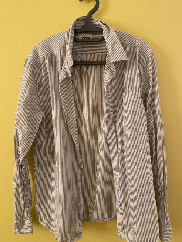 Духи Dolce&Gabbana, худи Champion, рубашка Wrangler, кофта Kappa&Gosha Rubchinskiy, жакет Italia 5