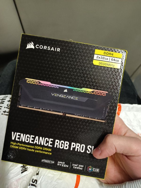 CORSAIR VENGEANCE RGB PRO SL 64GB, i5 12400, TUF GAMING B660M-E D4, Thermaltake Toughpower GF1 750w, Xilence m704 pro argb