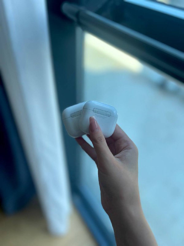 iPhone 11, iPad Air, AirPods 4, кабель Lighting USB 7