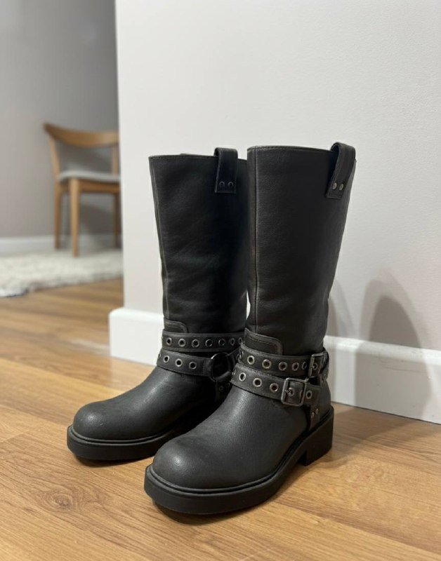 Сапоги Bershka женские высокие байкерские новые размер 38