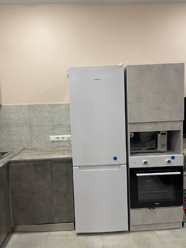 Холодильник Indesit 4180 w с системой No Frost