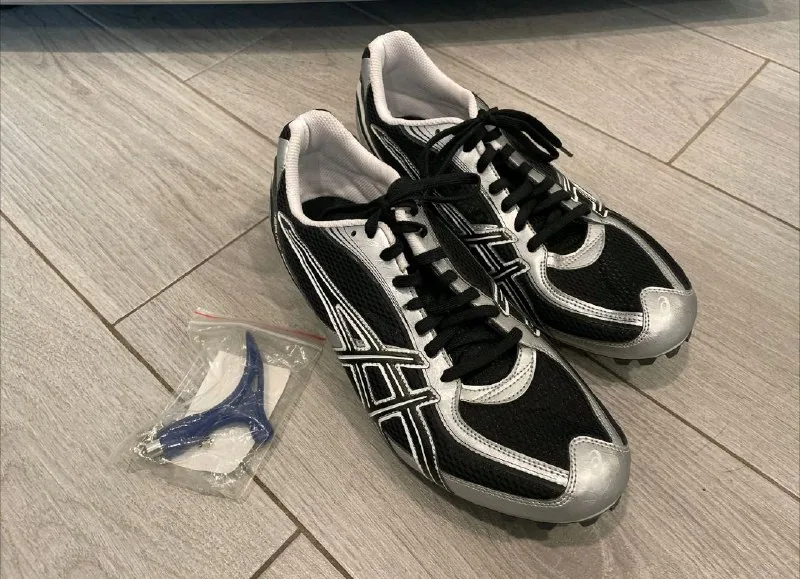 Кроссовки ASICS Hyper MD Silver Track 1