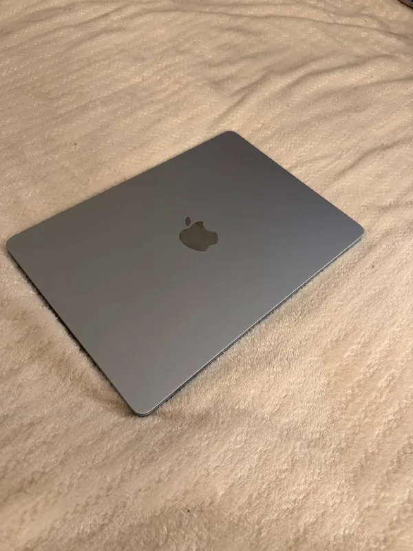 MacBook Air M5 1