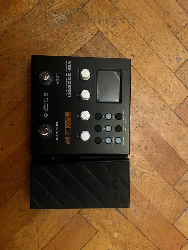 Гитарный процессор Nux MG-300 MKII 1