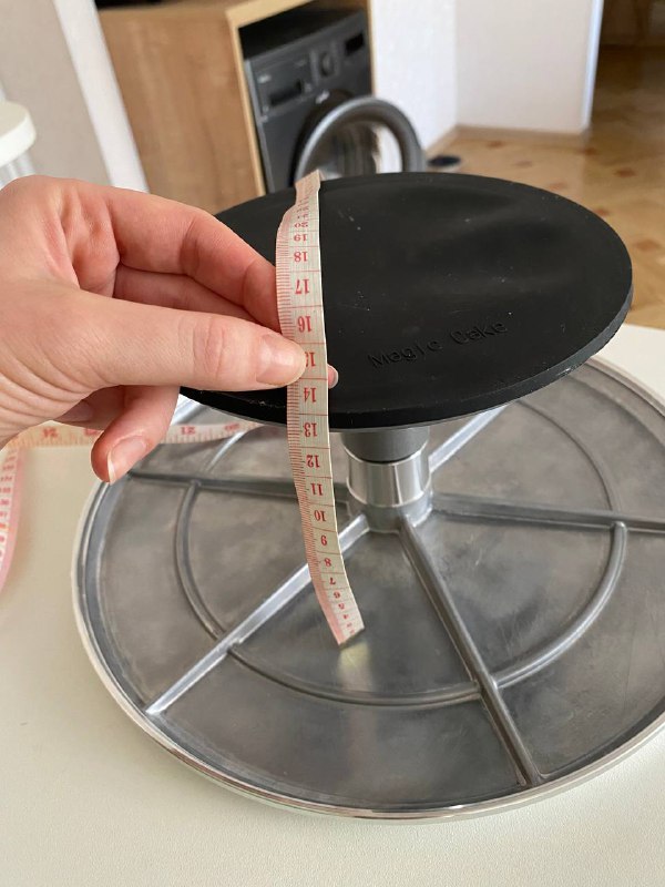 Поворотный кондитерский металлический столик 3