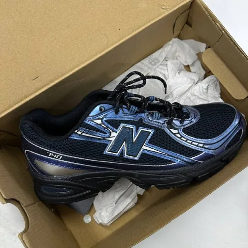 Новые кроссовки New Balance 740