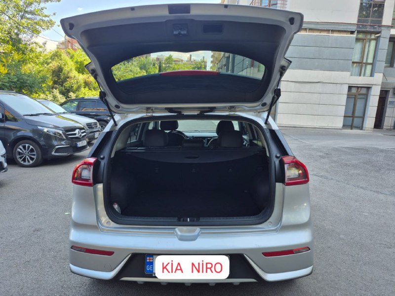 Kia Niro 2017 гибридный 10