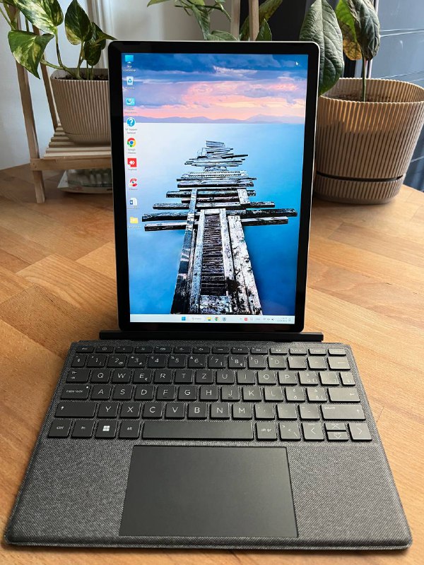 Планшет HP Tablet 11 с клавиатурой 2