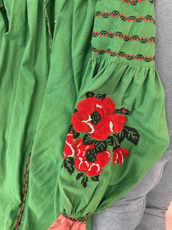 Зеленое платье-вышиванка женское 2