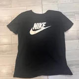 Майка Барби, рубашка, юбка, свитер, майка Nike, учебник, липучки, подставка, пряди, заколки 5