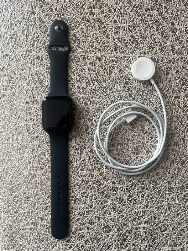 Apple Watch SE 44 2 gen с ремешком и зарядкой