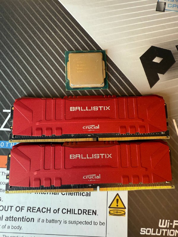 Процессор i9-10900, ОЗУ Crucial Ballistix 16GB 3600MHz