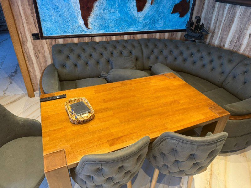 Диван и стулья