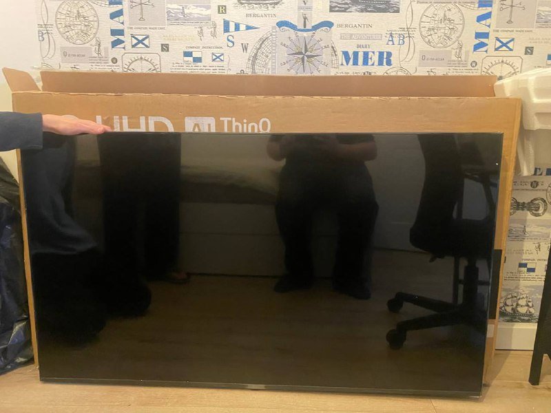 телевизор с поврежденным экраном, оригинальный пульт