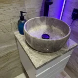 Раковина со смесителем, тумба 3