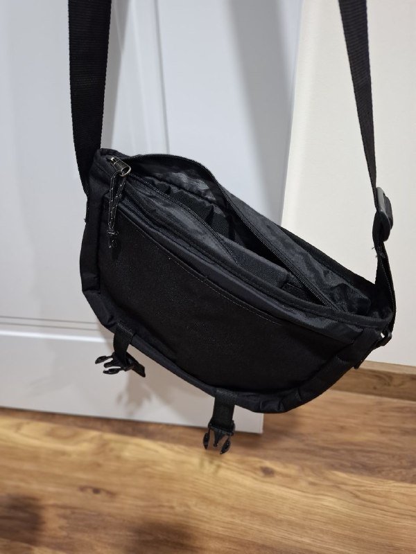 Сумка Eastpak messenger 4
