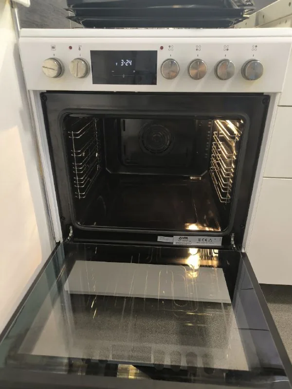 VOX CTR 6355 WQ electric stove 1