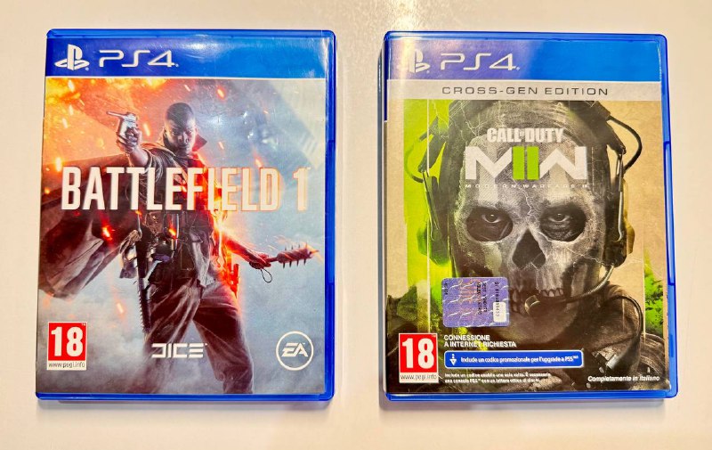 Диски PS5 и PS4 с играми 5
