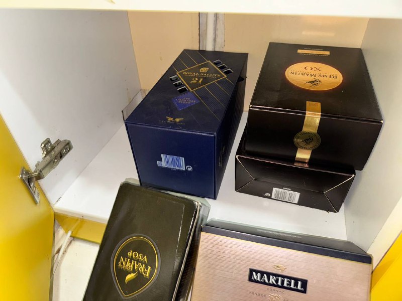 Коробки от элитного алкоголя Dom Perignon, Martell, Chivas, Glenfiddich и др. 5