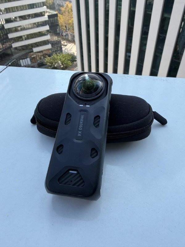 Камера Insta360 X4 с аккумуляторами 2