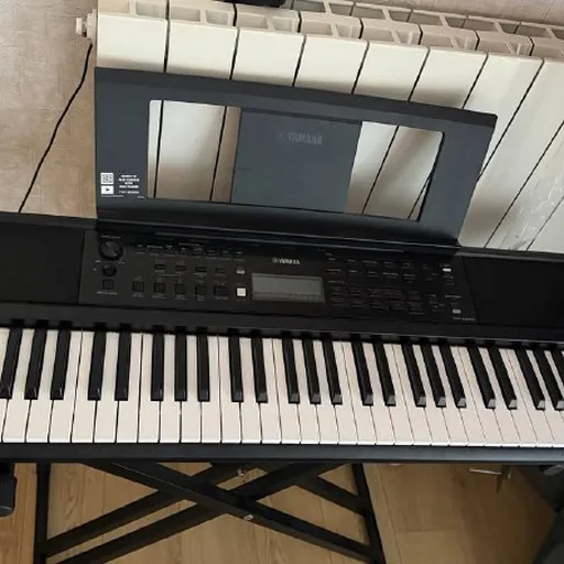 Электронное пианино Yamaha PSR-E383 с подставкой и стулом