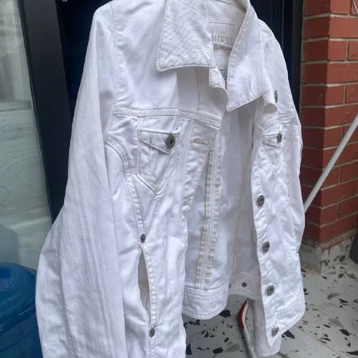 Белая джинсовка GUESS