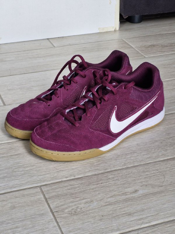 Кроссовки Nike полуфутбольные для футзала размер 45