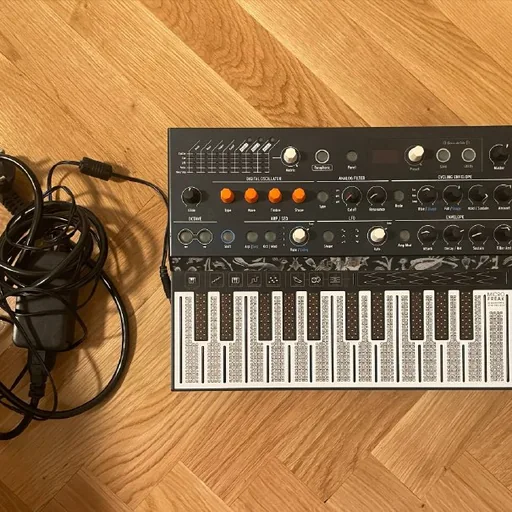 Синтезатор Arturia MicroFreak