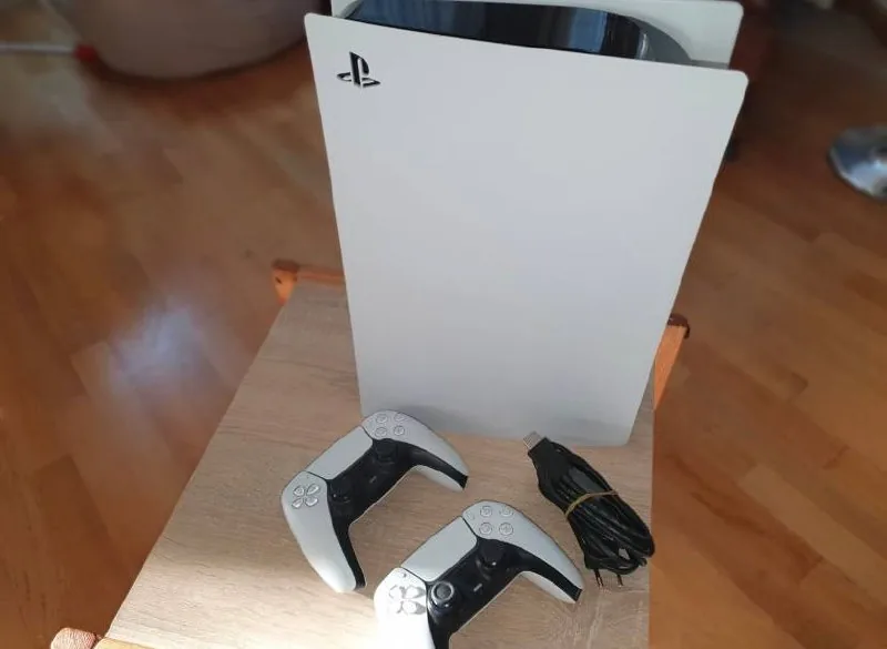 PlayStation 5, 2 джойстика, кабели, 2 игры 1
