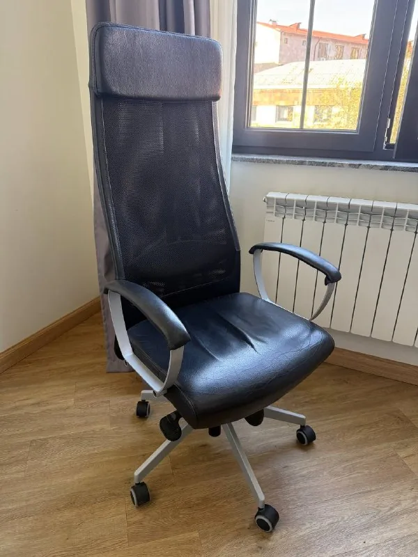 Офисное кресло IKEA Markus 1